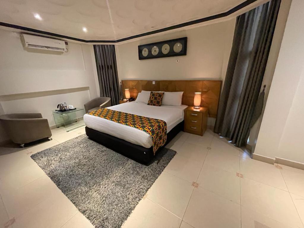 Airport West Hotel Accra Exterior photo