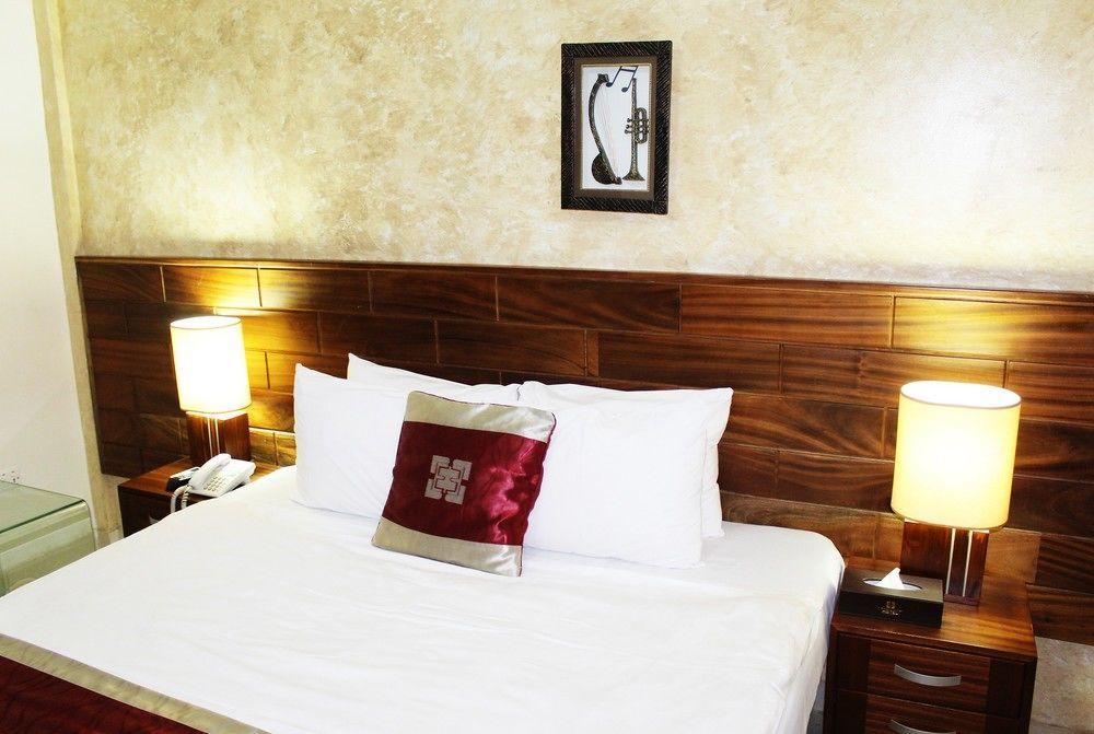 Airport West Hotel Accra Exterior photo