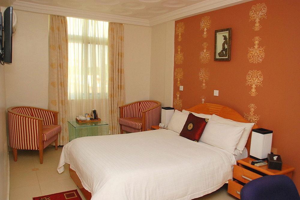 Airport West Hotel Accra Exterior photo