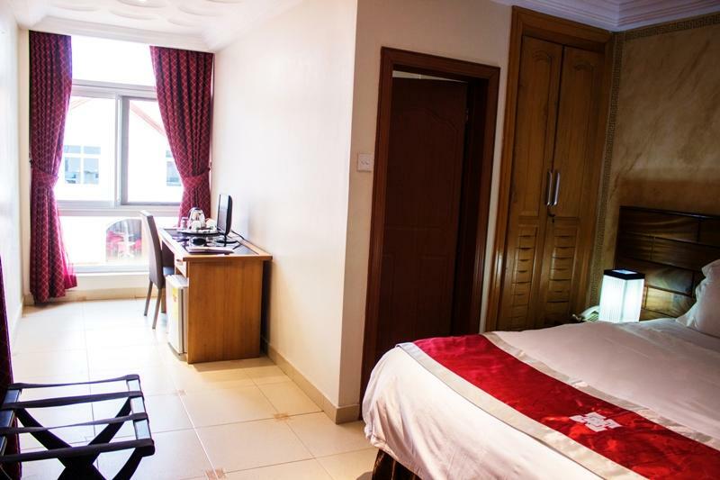 Airport West Hotel Accra Exterior photo